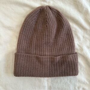 GUC - Aritzia Wilfred Free Mauve Ribbed Knit Beanie Hat